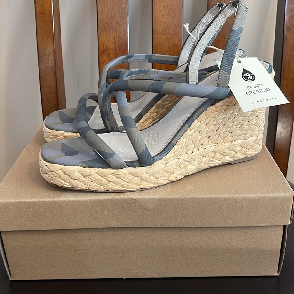 NWT SANCTUARY Leather Wilder Camo Wedges Sandals Size 9M - Picture 2 of 4